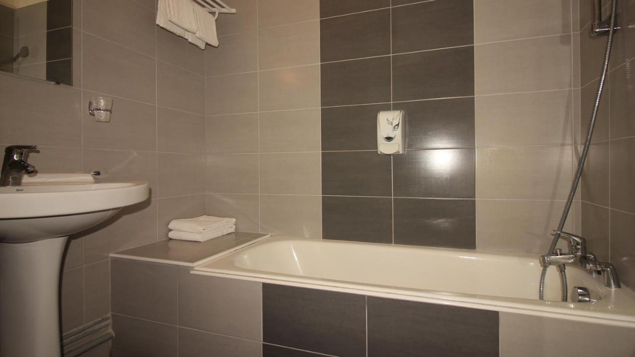Logis Hotel Lodge La Valette Cesson-Sevigne Ngoại thất bức ảnh