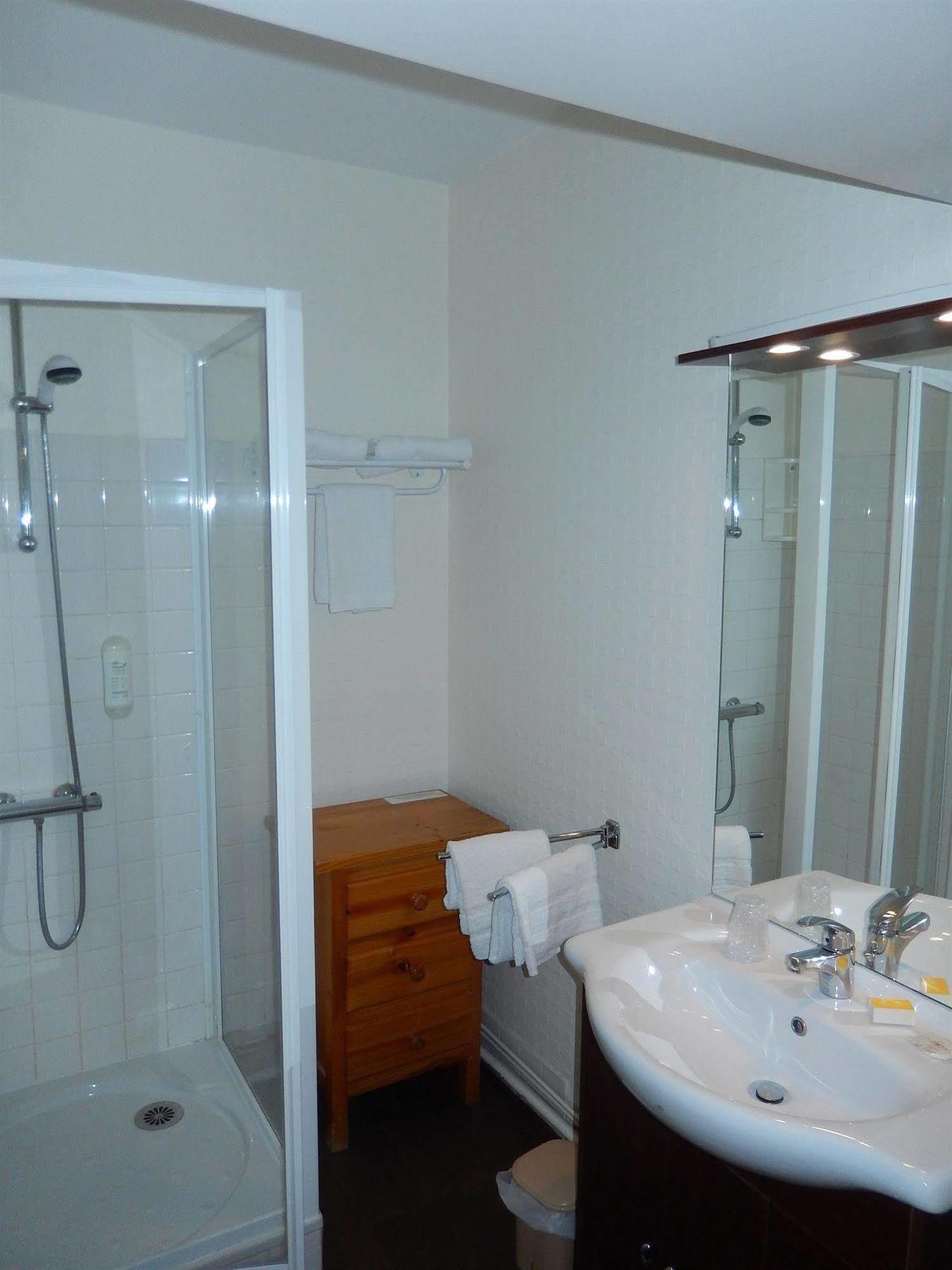 Logis Hotel Lodge La Valette Cesson-Sevigne Ngoại thất bức ảnh
